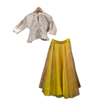 Load image into Gallery viewer, Ghagra in Bandhej on Organza