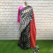 Load image into Gallery viewer, Pochampally Double Ikat saree